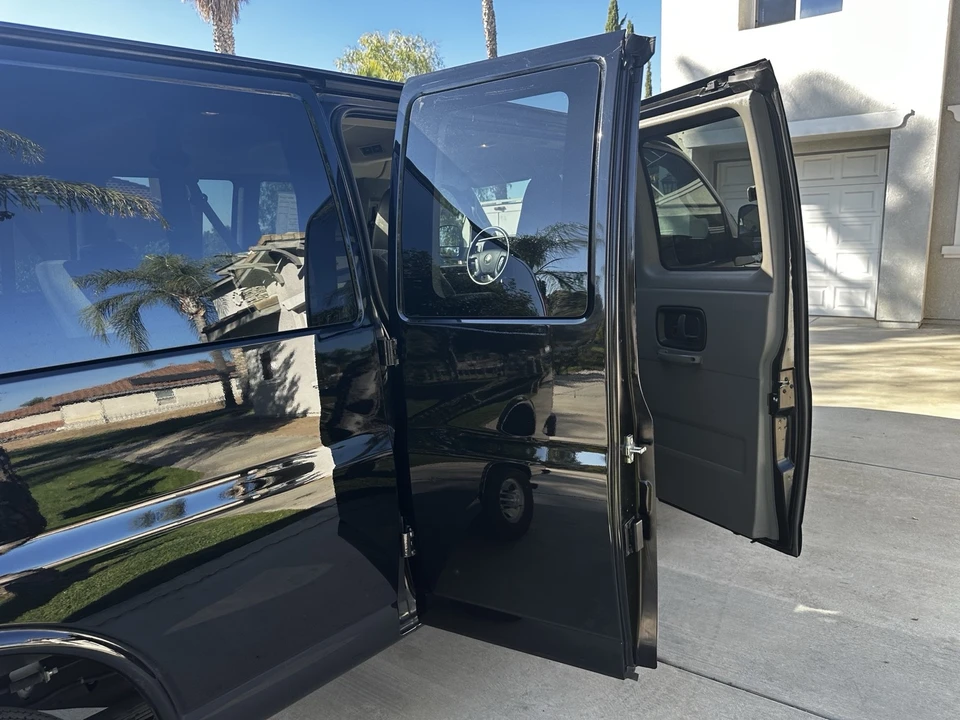 2023 Chevrolet Express - Image 13 of 21