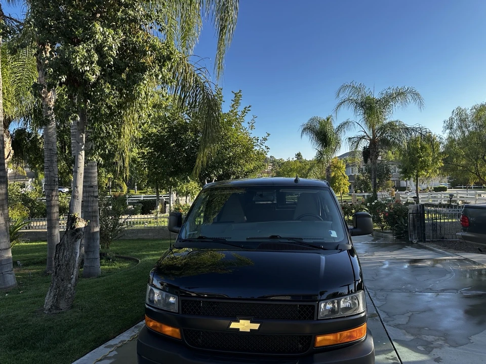 2023 Chevrolet Express - Image 6 of 21