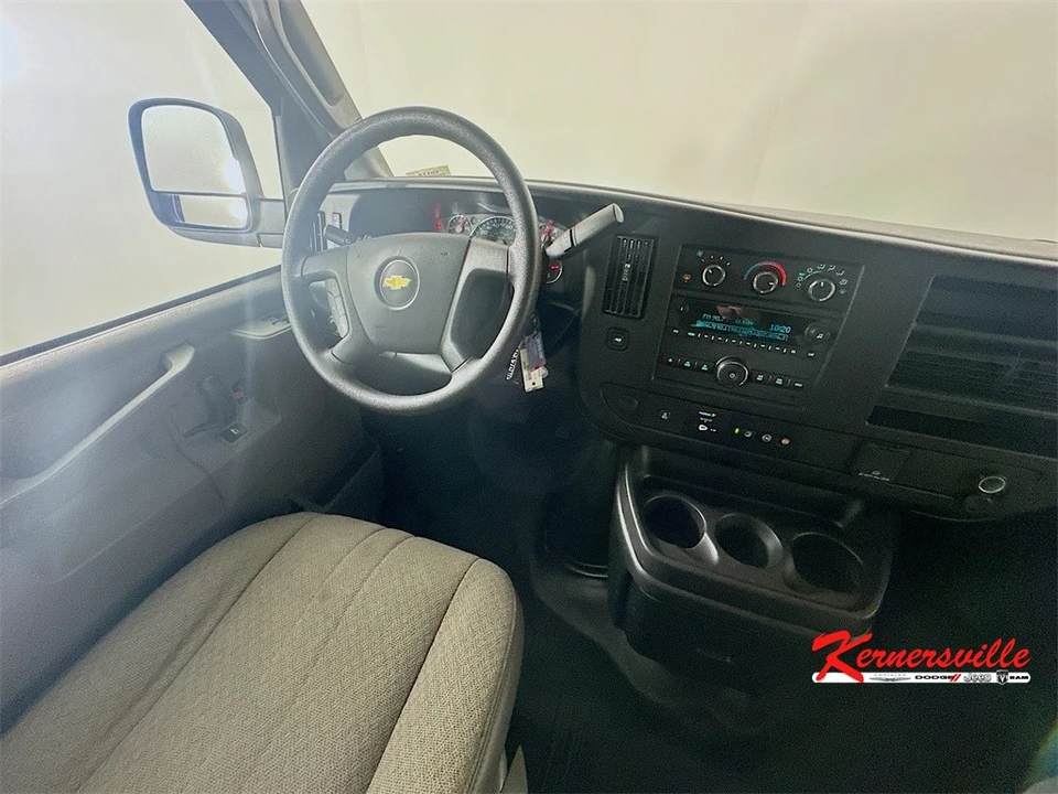 2023 Chevrolet Express - Image 9 of 21