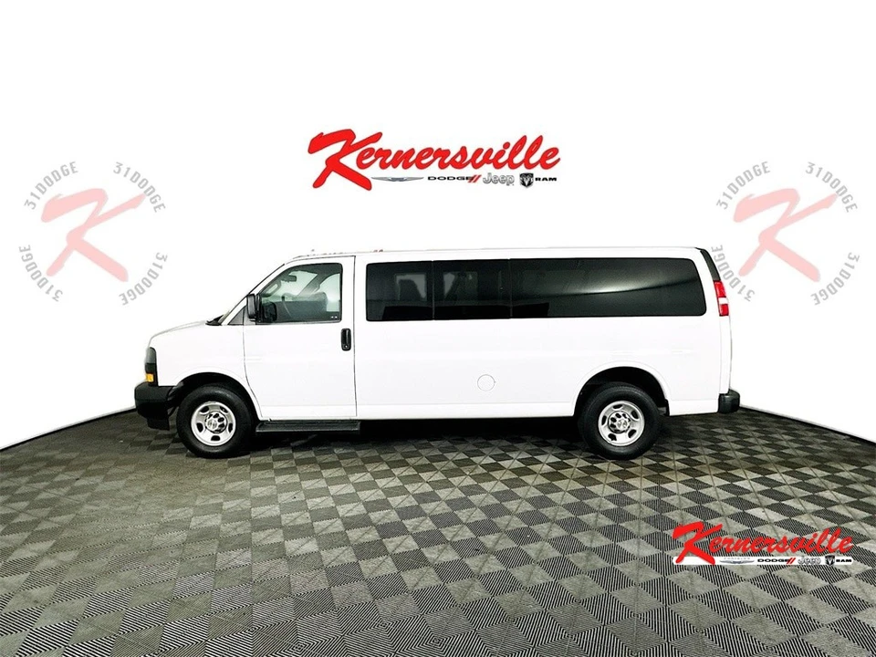 2023 Chevrolet Express - Image 4 of 21
