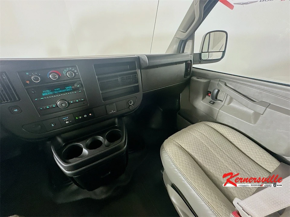 2023 Chevrolet Express - Image 11 of 21