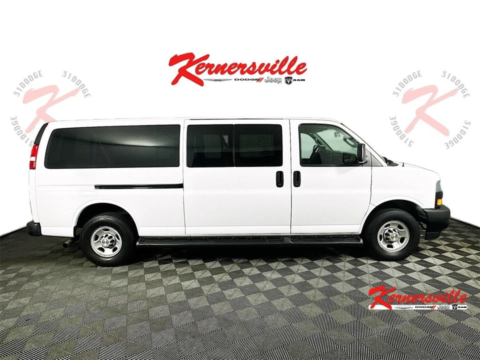 2023 Chevrolet Express - Image 8 of 21