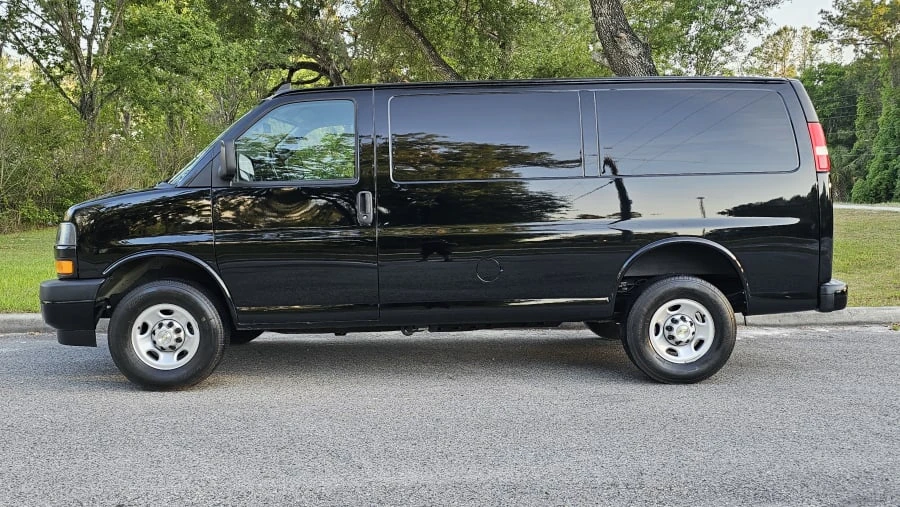 2023 Chevrolet Express - Image 2 of 31