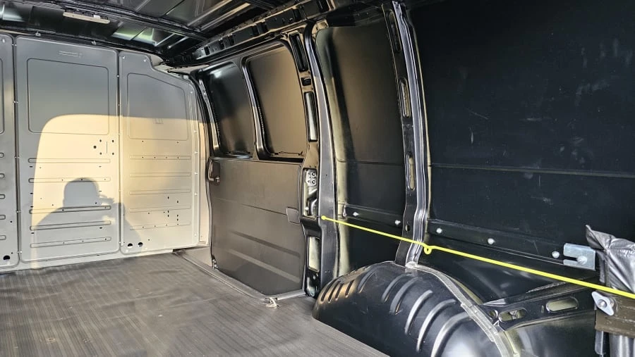 2023 Chevrolet Express - Image 26 of 31