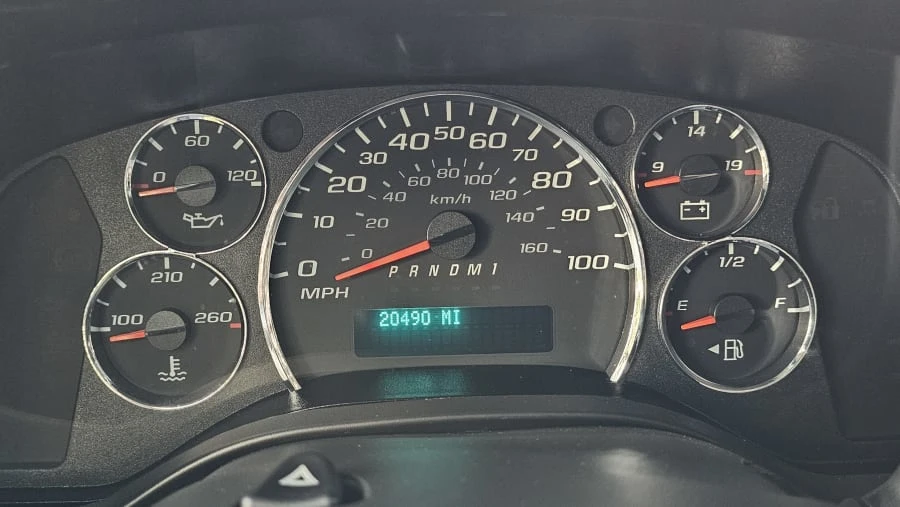 2023 Chevrolet Express - Image 23 of 31