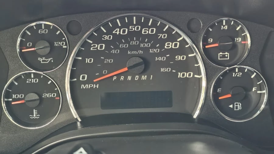 2023 Chevrolet Express - Image 24 of 31