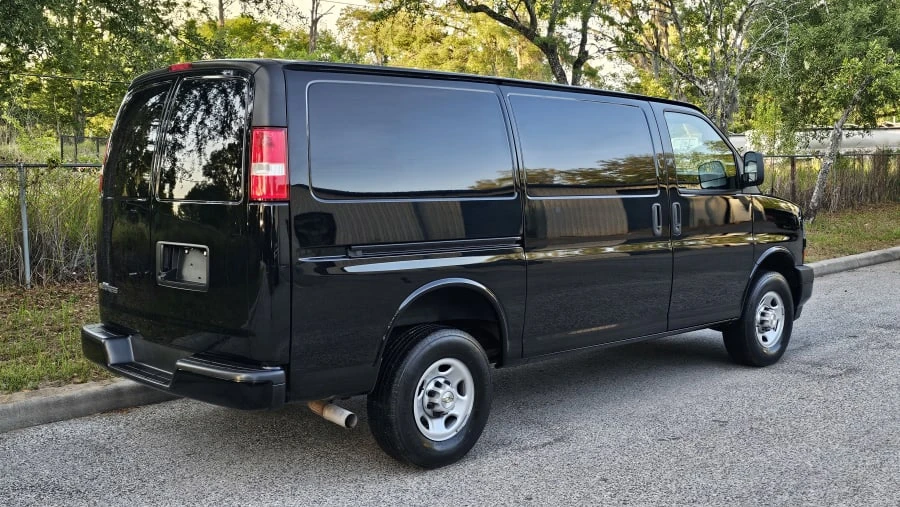 2023 Chevrolet Express - Image 13 of 31