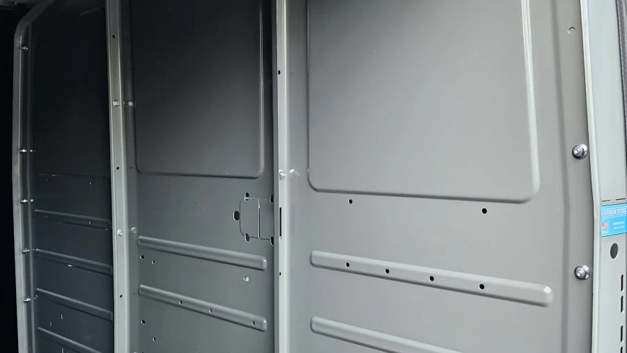 2023 Chevrolet Express - Image 17 of 31