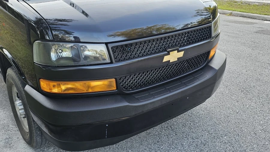 2023 Chevrolet Express - Image 10 of 31