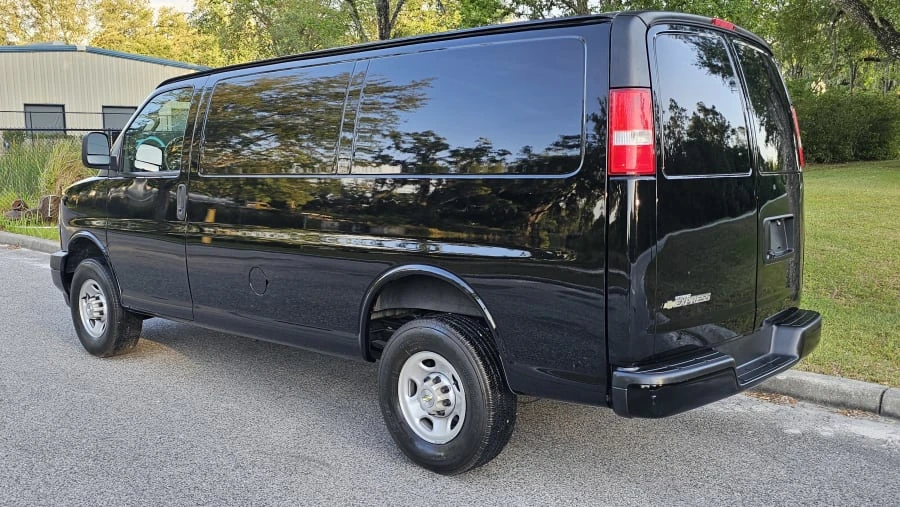 2023 Chevrolet Express - Image 3 of 31
