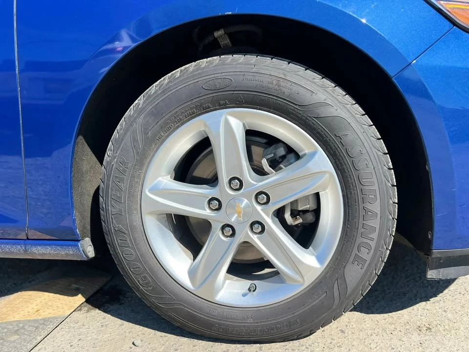 2023 Chevrolet Malibu - Image 9 of 18
