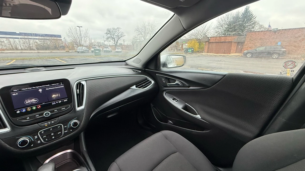 2023 Chevrolet Malibu - Image 18 of 21