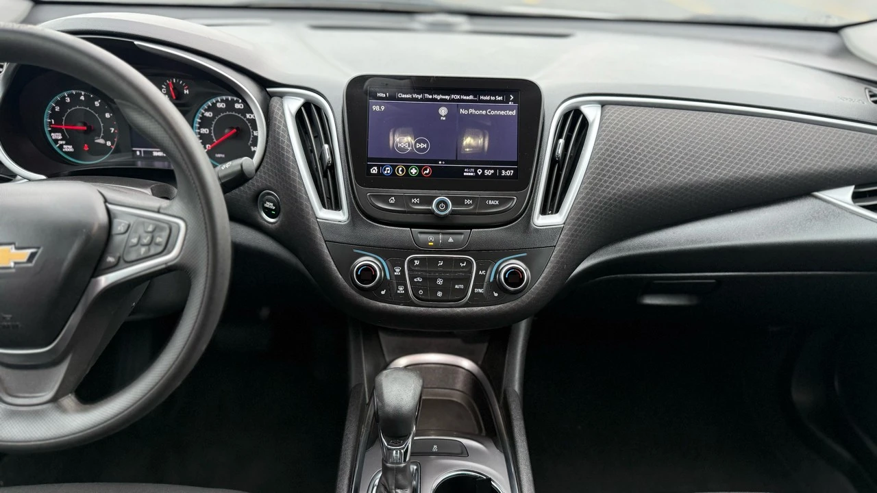 2023 Chevrolet Malibu - Image 16 of 21