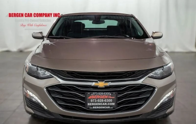 2023 Chevrolet Malibu - Image 2 of 12