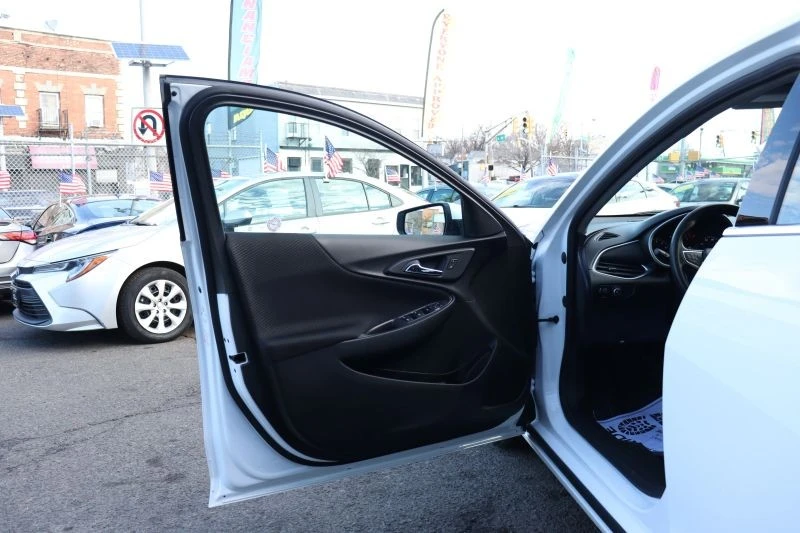 2023 Chevrolet Malibu - Image 9 of 12
