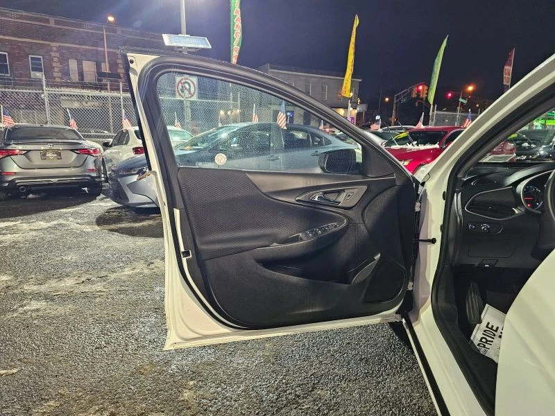 2023 Chevrolet Malibu - Image 9 of 12