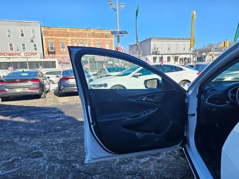 2023 Chevrolet Malibu - Image 9 of 12