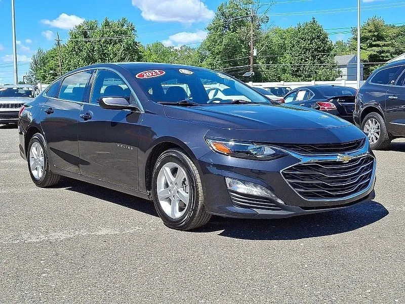 2023 Chevrolet Malibu - Image 2 of 12