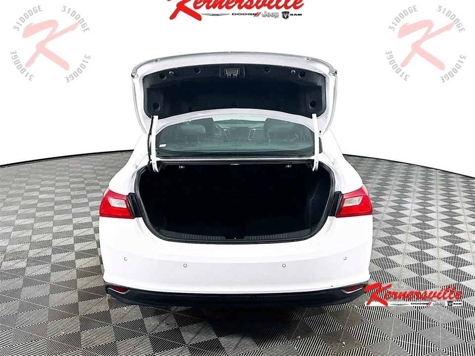 2023 Chevrolet Malibu - Image 7 of 12