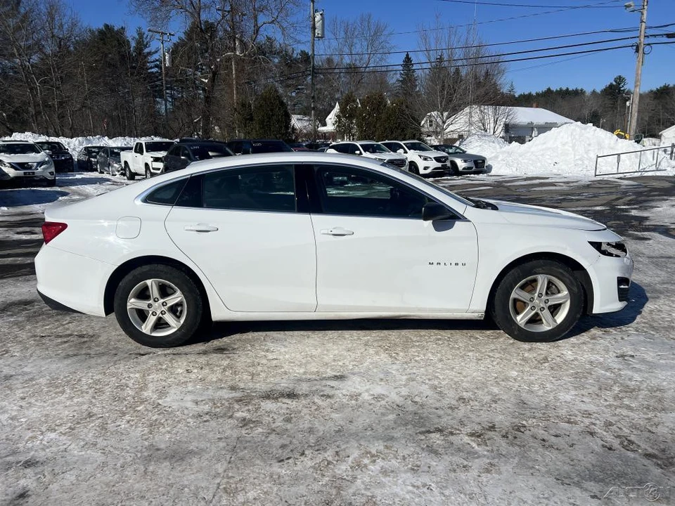 2023 Chevrolet Malibu - Image 2 of 12