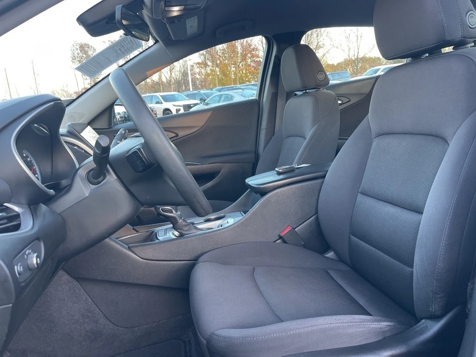 2023 Chevrolet Malibu - Image 10 of 12