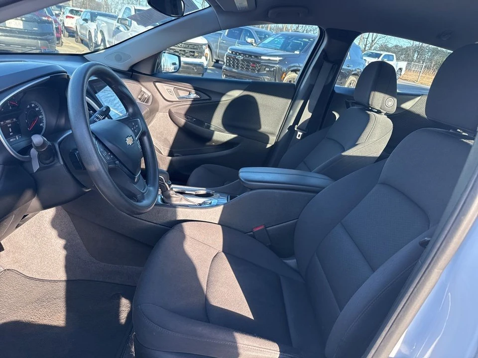 2023 Chevrolet Malibu - Image 9 of 12
