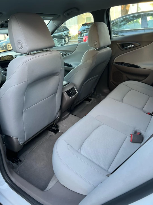 2023 Chevrolet Malibu - Image 6 of 10
