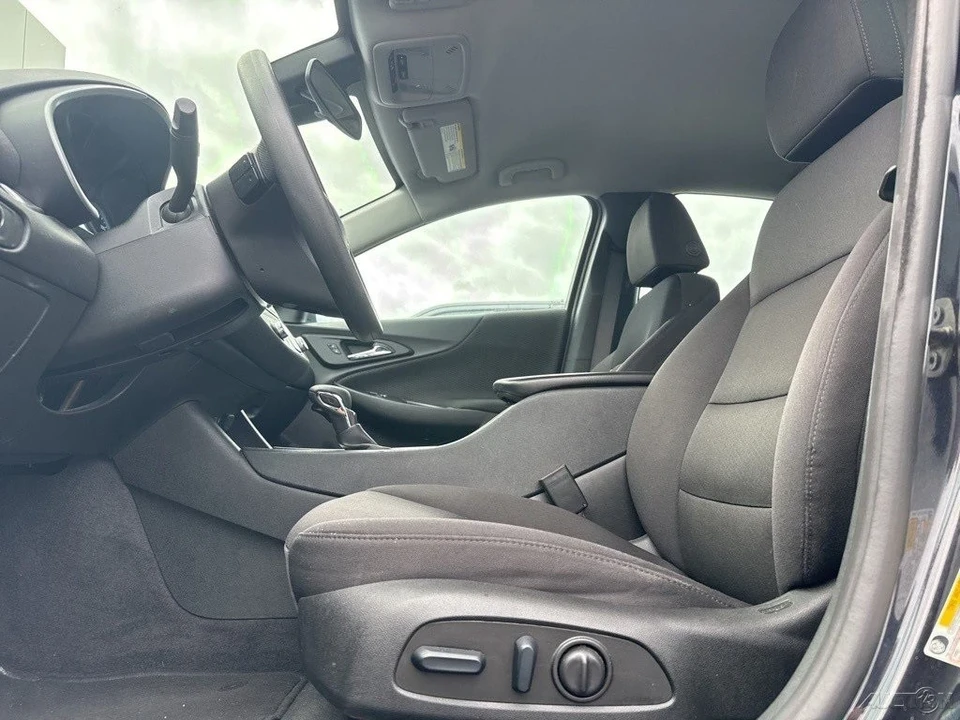 2023 Chevrolet Malibu - Image 2 of 12