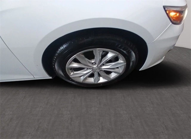 2023 Chevrolet Malibu - Image 10 of 12