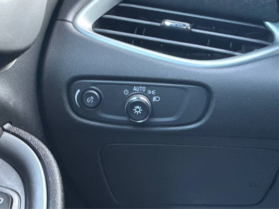 2023 Chevrolet Malibu - Image 17 of 21