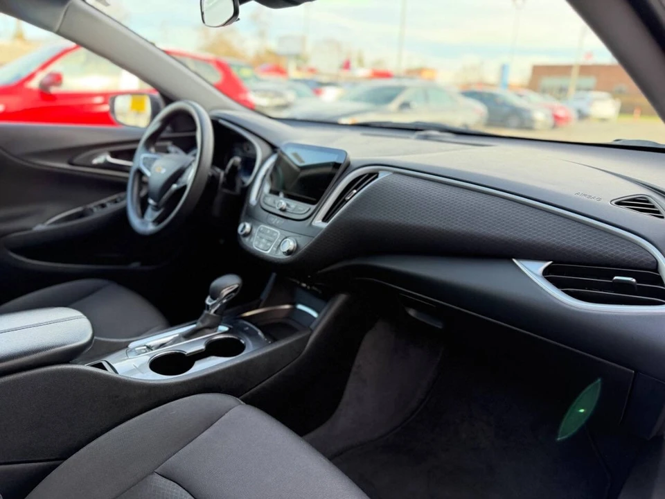 2023 Chevrolet Malibu - Image 14 of 20