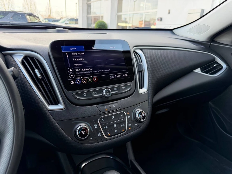 2023 Chevrolet Malibu - Image 18 of 20
