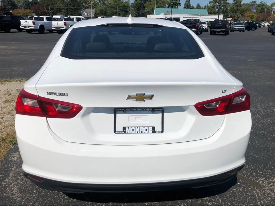 2023 Chevrolet Malibu - Image 4 of 8