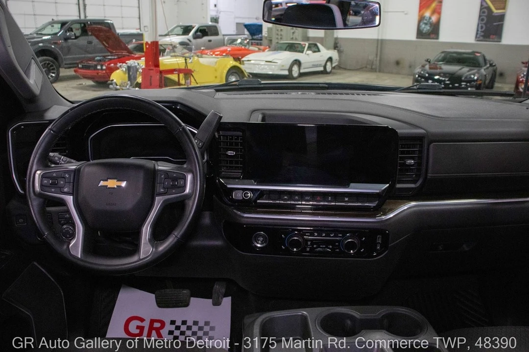 2023 Chevrolet Silverado 4th Gen - Image 16 of 21