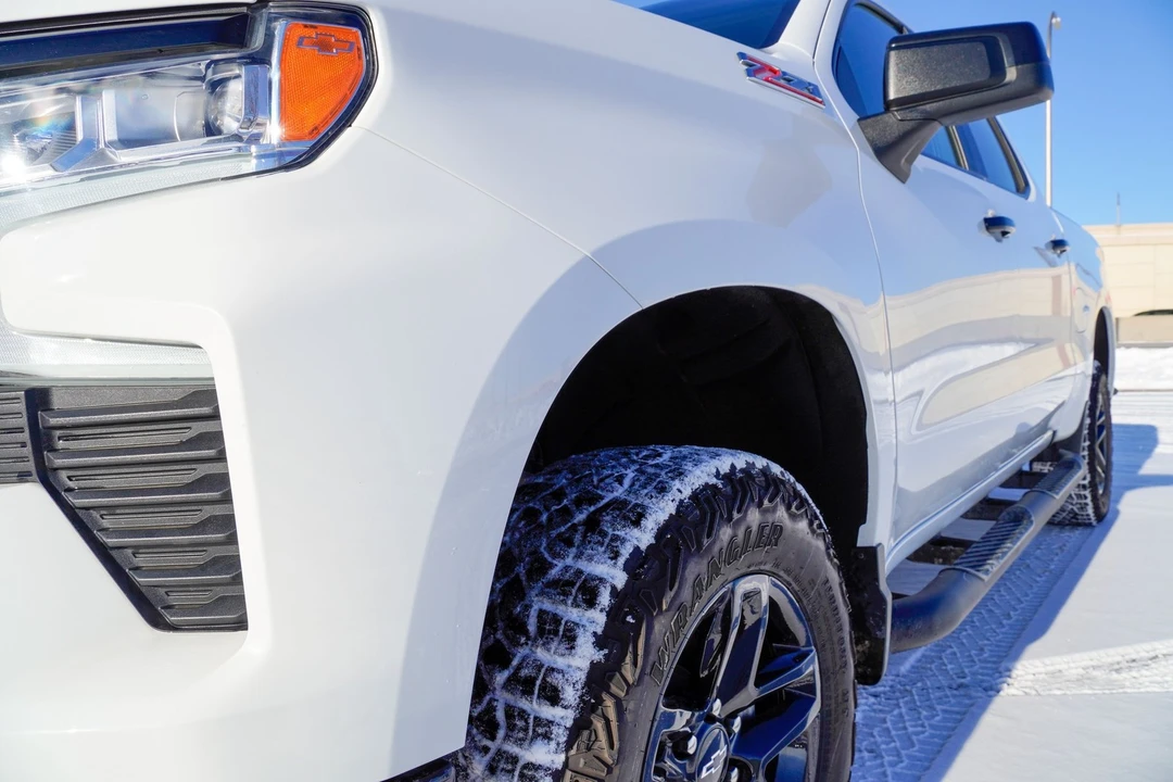 2023 Chevrolet Silverado 4th Gen - Image 18 of 21