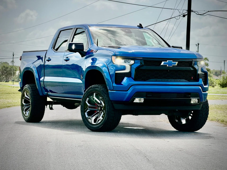 2023 Chevrolet Silverado 4th Gen - Image 2 of 31