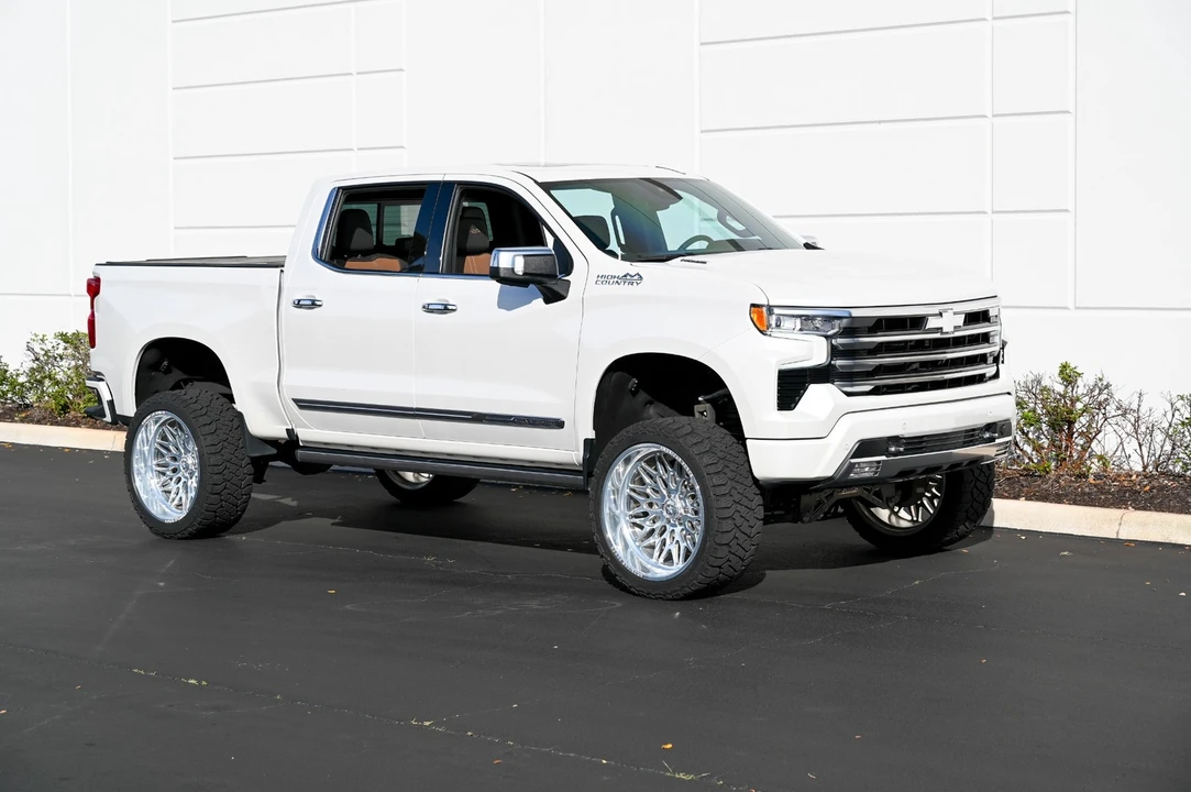 2023 Chevrolet Silverado 4th Gen - Image 2 of 21