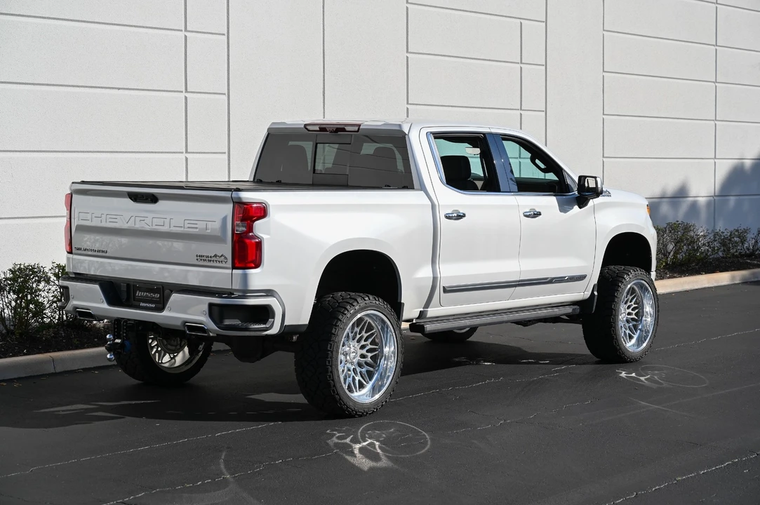 2023 Chevrolet Silverado 4th Gen - Image 17 of 21
