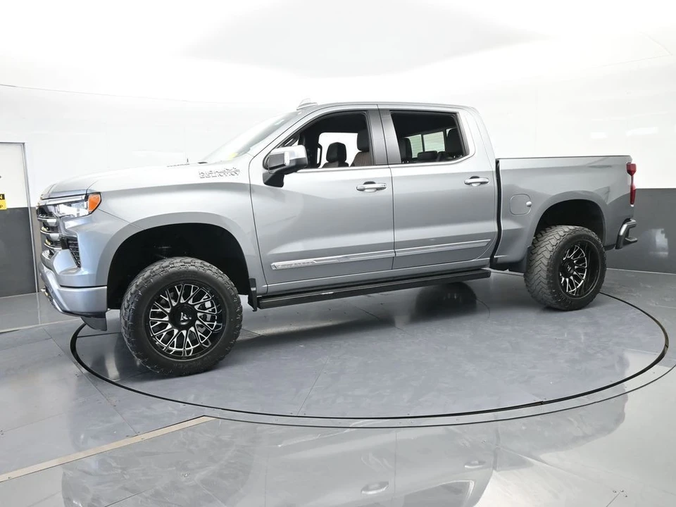 2023 Chevrolet Silverado 3rd Gen - Image 2 of 12