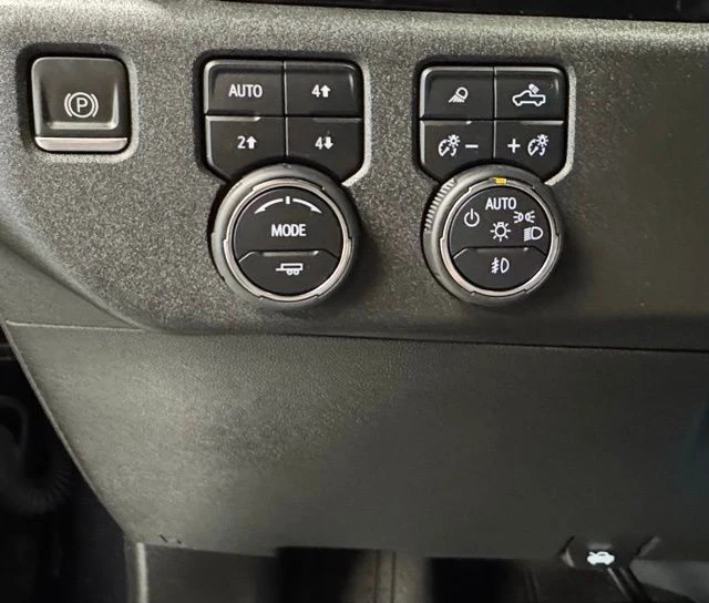 2023 Chevrolet Silverado 4th Gen - Image 25 of 31