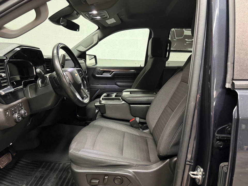 2023 Chevrolet Silverado 4th Gen - Image 15 of 21