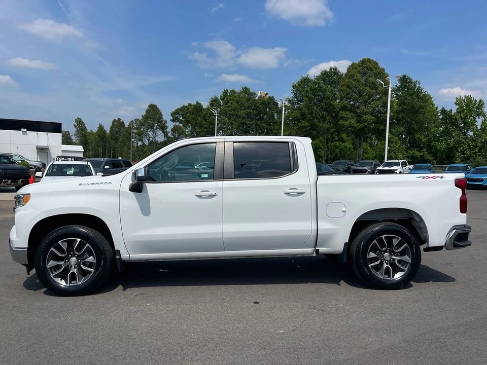 2023 Chevrolet Silverado 4th Gen - Image 2 of 21