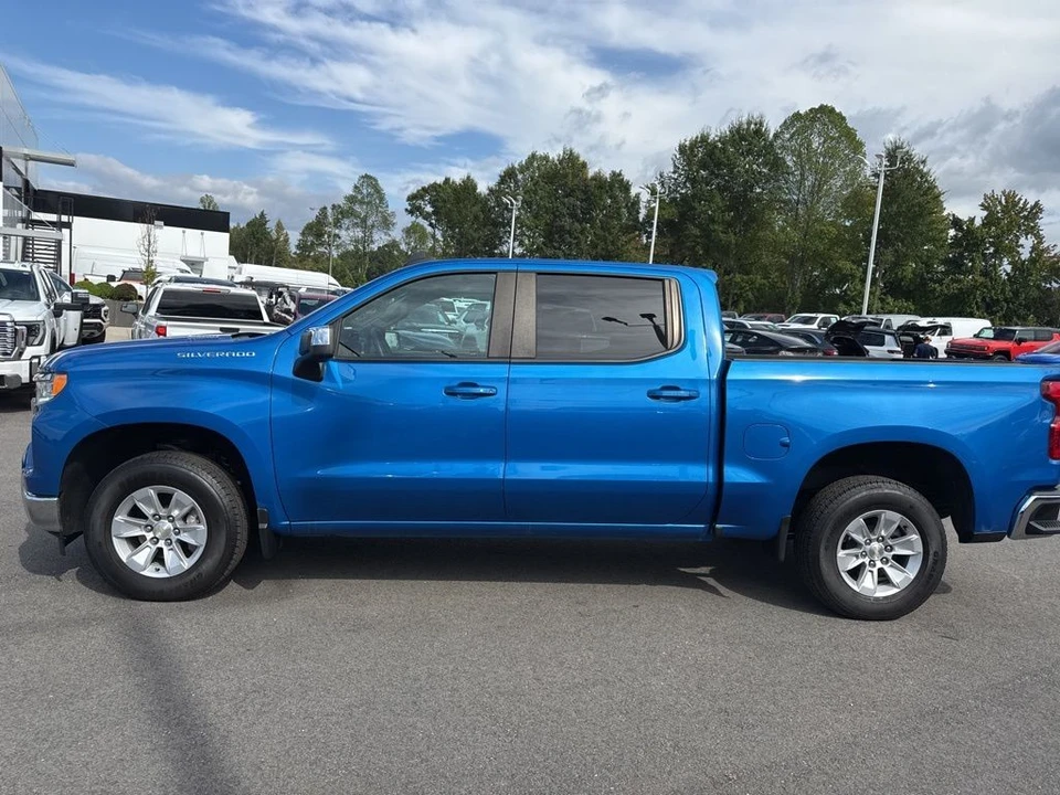 2023 Chevrolet Silverado 4th Gen - Image 2 of 21