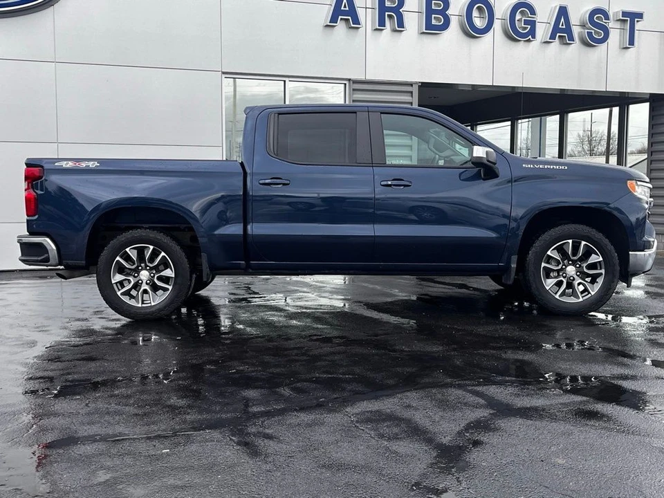2023 Chevrolet Silverado 4th Gen - Image 2 of 12