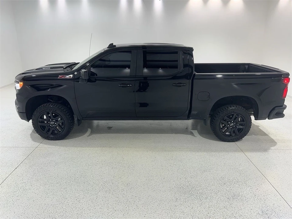2023 Chevrolet Silverado 4th Gen - Image 2 of 12