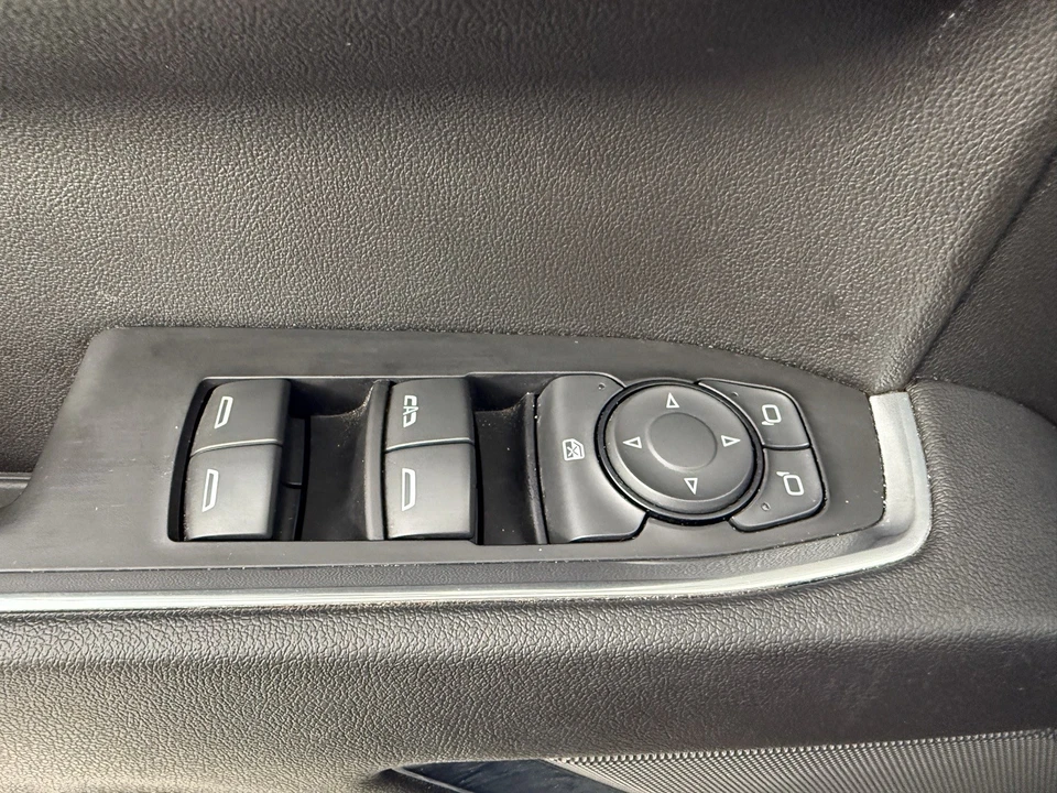 2023 Chevrolet Silverado 4th Gen - Image 15 of 21