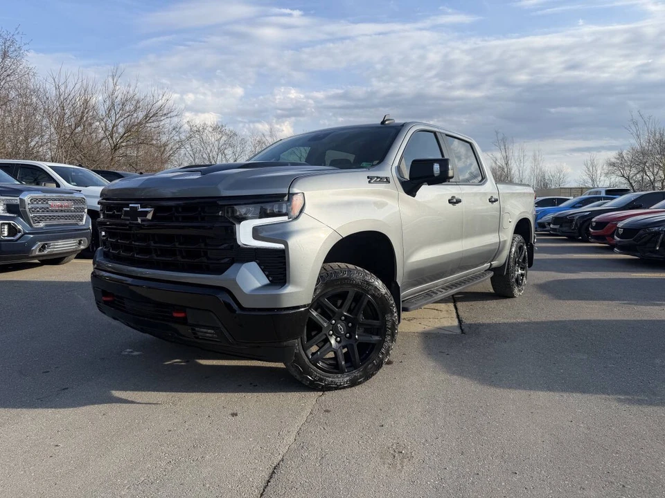 2023 Chevrolet Silverado 4th Gen - Image 2 of 19