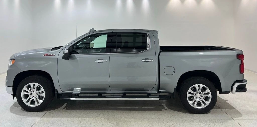 2023 Chevrolet Silverado 4th Gen - Image 2 of 21