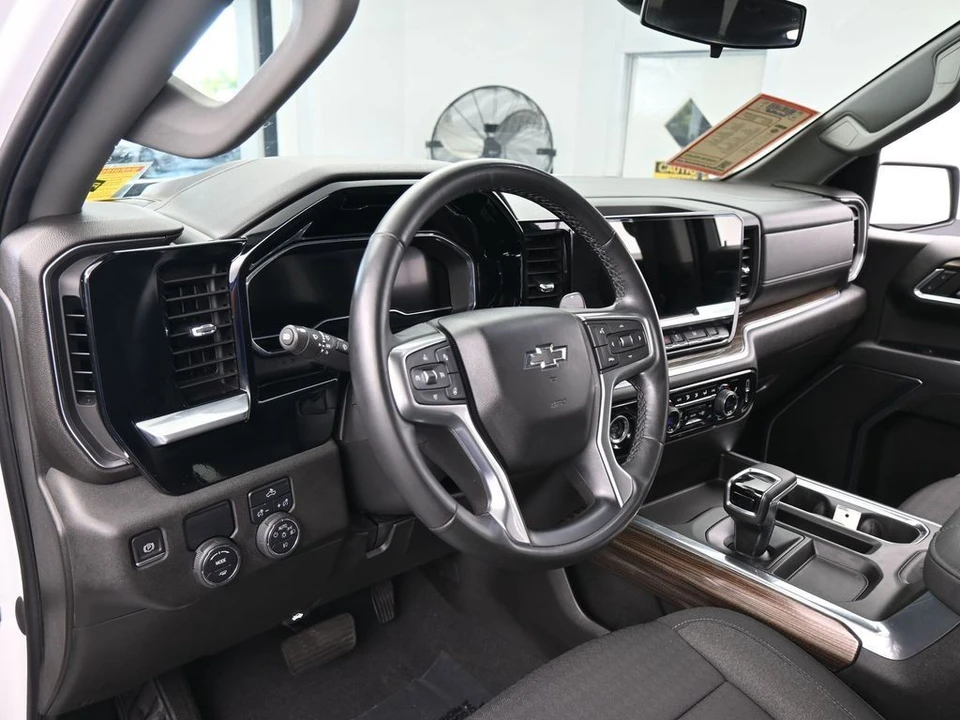 2023 Chevrolet Silverado 4th Gen - Image 10 of 12