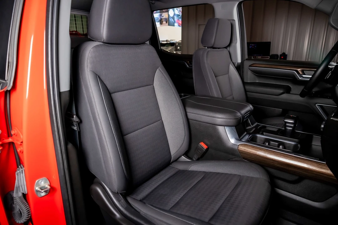 2023 Chevrolet Silverado 4th Gen - Image 18 of 21